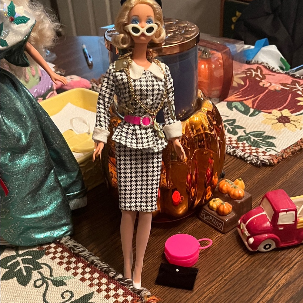 Stylish Houndstooth Doll Outfit with Pink Belt Barbie NO BOx only one shoe